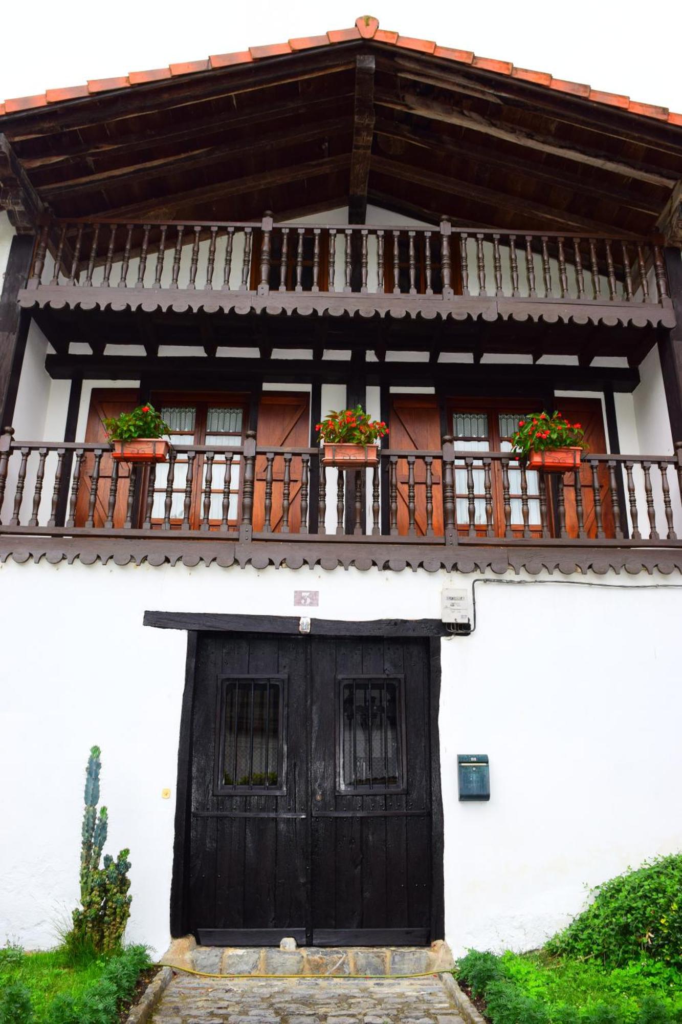 Peritxenea Landa Apartamentuak Lesaka Exterior photo
